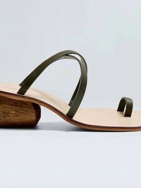 Minimal Olive Green Leather Toe-Loop Sandal